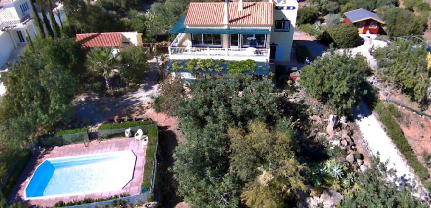 Lovely 4 bedroom villa with seaview, pool, Sauna and annex
