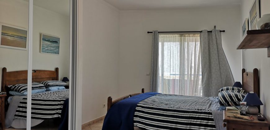 Apartamento T1 em Santa Luzia com vista mar