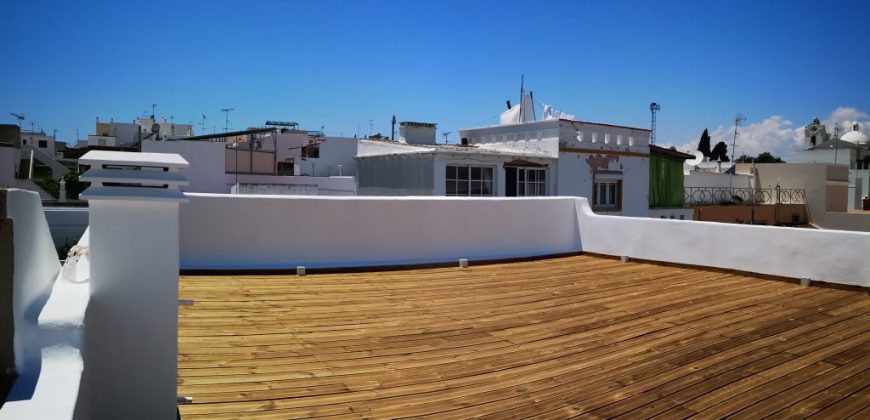 5 Bedroom Gem, just renovated in the centre of Fuseta.