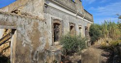 Zu restaurierender Bauernhof mit 3,7 ha Land im Naturpark Ria Formosa.